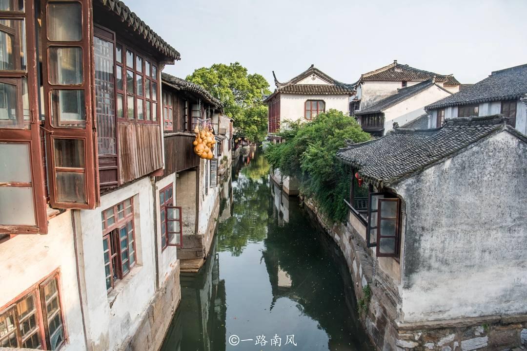 同色彩相撞